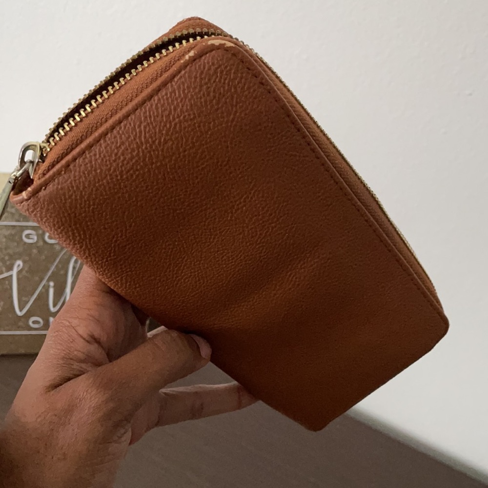 Wallet - Picture 2 of 3